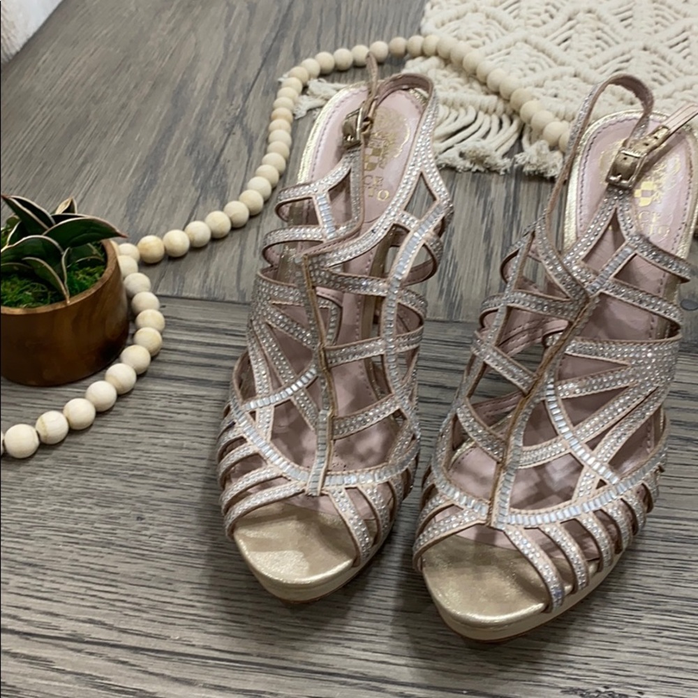 Vince Camuto elegant heals